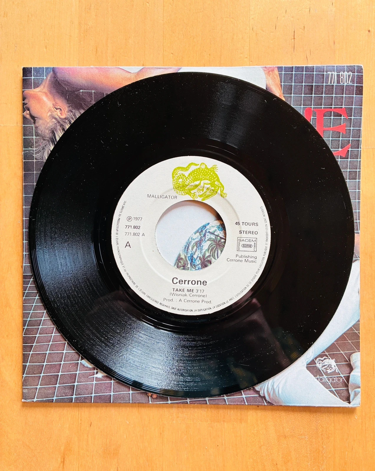 Disco de vinil 45T Cerrone Take Me. – photo 2